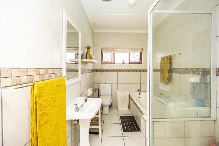 3 Bedroom Property for Sale in Beacon Bay North Eastern Cape